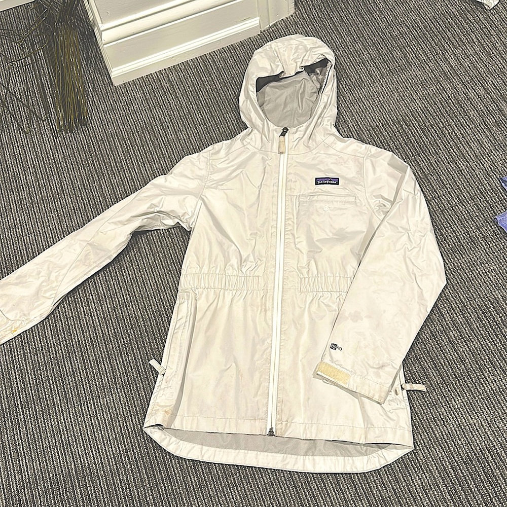 Girls, Patagonia rain jacket size 10 good condition worn